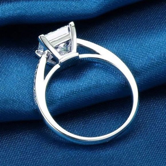 PRINCESS CUT BRIDAL RING - Picture 3 of 4